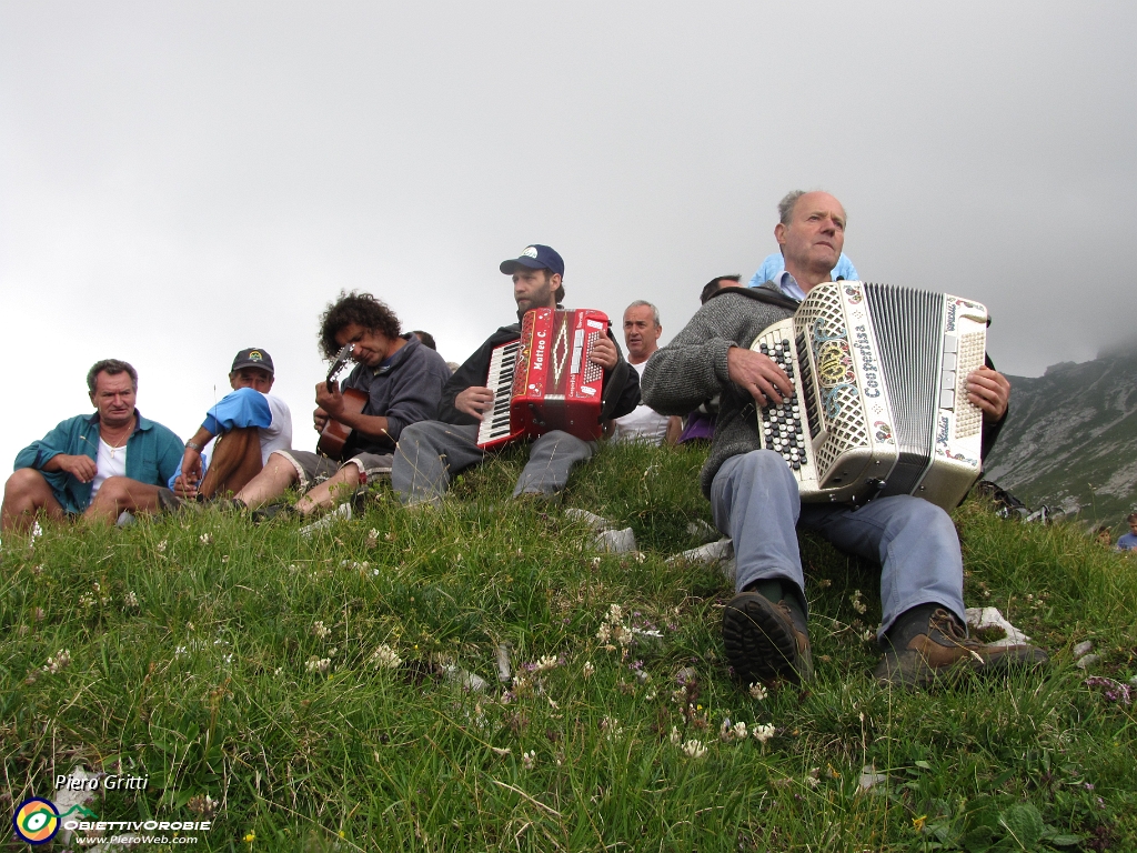 40 Musica e canti in allegra compagnia.jpg